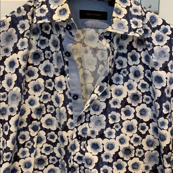 Button up shirt - Picture 2 of 6